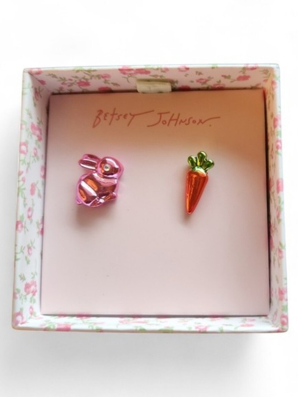 Betsey Johnson Shiny Pink Bunny and Orange Carrot Stud Earrings - Picture 6 of 6